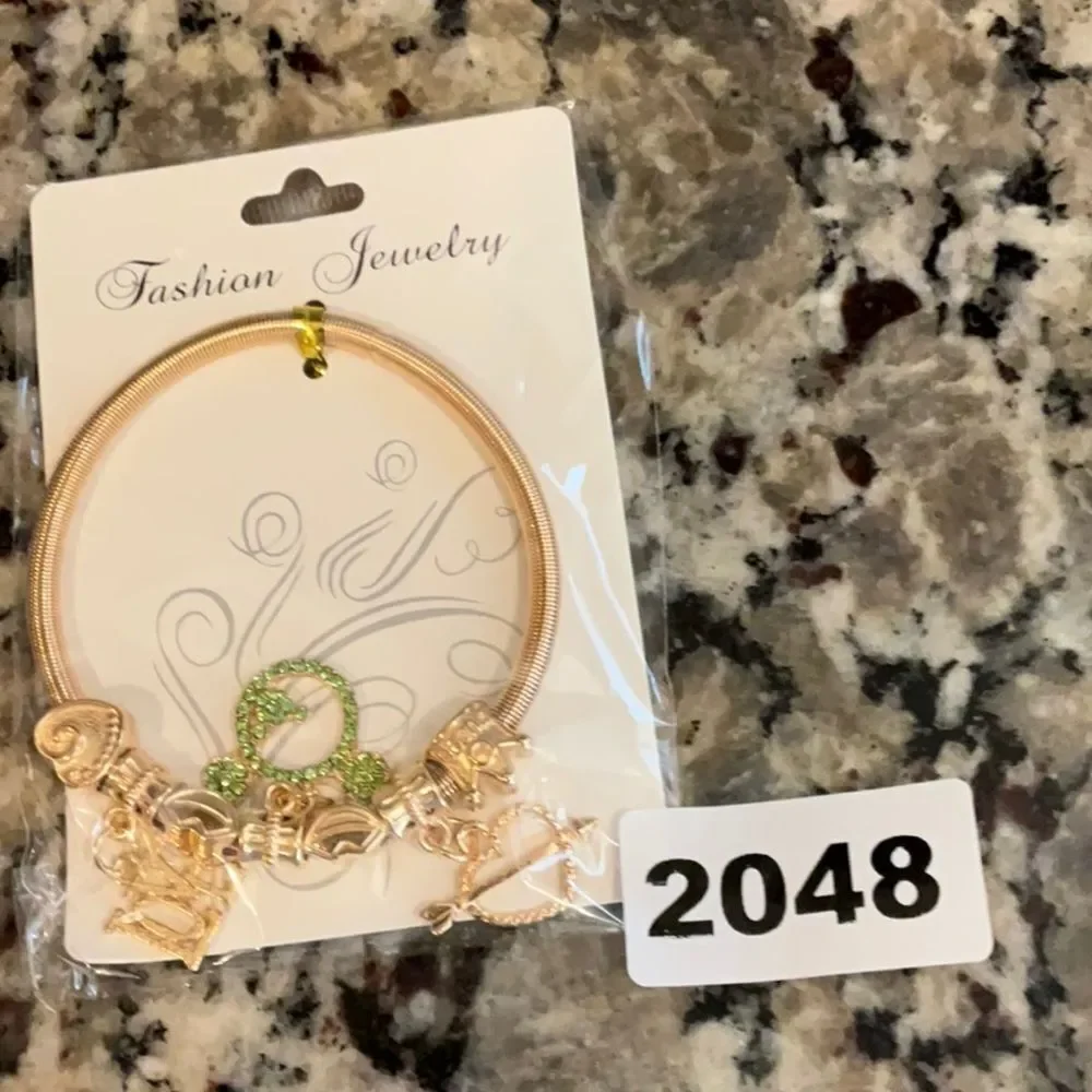 2048 Gold or Silver‎ Tone Micky Adult Size Stretchy Charm Bracelet